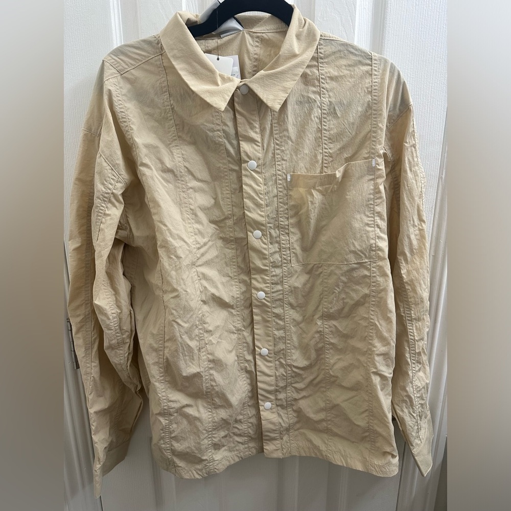 Nike shirt size S FB7363-126